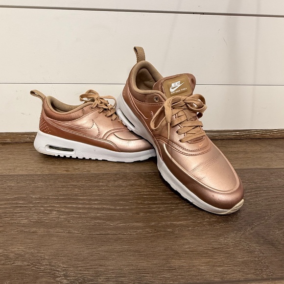 Women's Nike Air Max Thea Rose Gold Sneakers Size 9.5 Leather Shoes - Picture 2 of 13